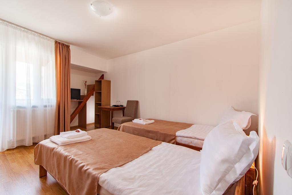 Casa Arbo Hotel Călimăneşti Екстериор снимка